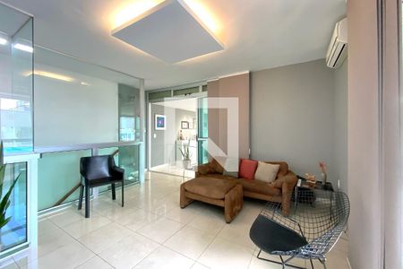 Sala de TV de apartamento à venda com 3 quartos, 207m² em Funcionários, Belo Horizonte