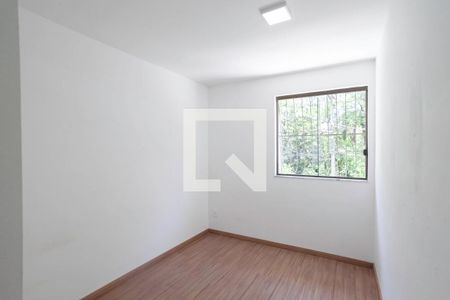 Quarto 1 de casa para alugar com 2 quartos, 80m² em Itapoã, Belo Horizonte