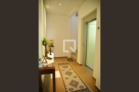 Elevador ( garagem - 1º pavimento)  de casa à venda com 3 quartos, 370m² em Parque Terra Nova Ii, São Bernardo do Campo