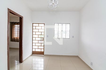 Sala 1 de casa para alugar com 3 quartos, 90m² em Palmeiras, Belo Horizonte