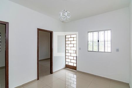 Sala 1 de casa para alugar com 3 quartos, 90m² em Palmeiras, Belo Horizonte