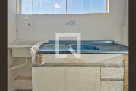 Sala/Cozinha de kitnet/studio para alugar com 2 quartos, 24m² em Vila Dalva, São Paulo