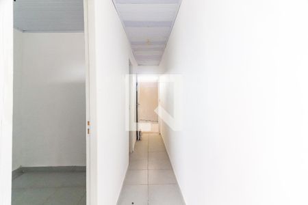 Corredor de kitnet/studio para alugar com 2 quartos, 24m² em Vila Dalva, São Paulo