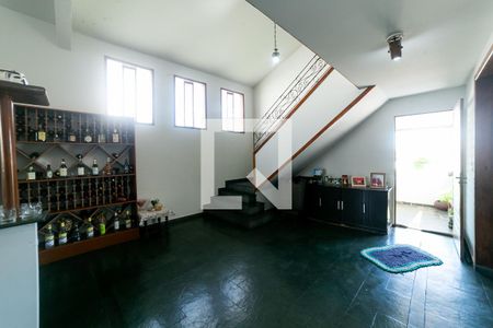 Sala de casa à venda com 4 quartos, 195m² em Palmares, Belo Horizonte