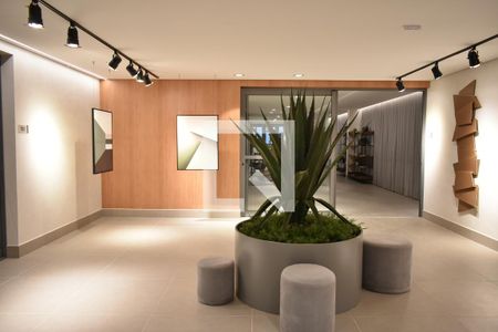 Hall de entrada de apartamento à venda com 2 quartos, 114m² em Parque Imperial, São Paulo