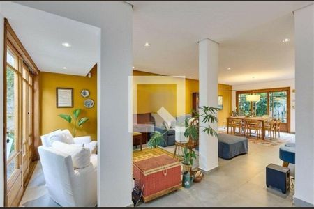 Casa à venda com 3 quartos, 210m² em Granja Julieta, São Paulo