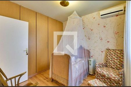 Casa à venda com 3 quartos, 210m² em Granja Julieta, São Paulo