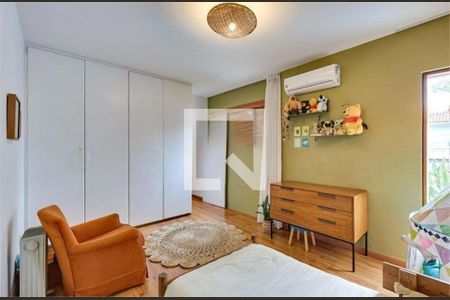 Casa à venda com 3 quartos, 210m² em Granja Julieta, São Paulo