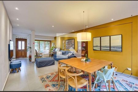 Casa à venda com 3 quartos, 210m² em Granja Julieta, São Paulo