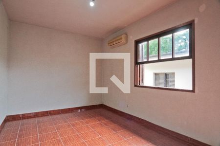 Suíte de casa para alugar com 3 quartos, 265m² em Parque Peruche, São Paulo