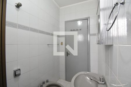 Banheiro da Suíte 1 de casa para alugar com 3 quartos, 200m² em Boa Vista, Curitiba