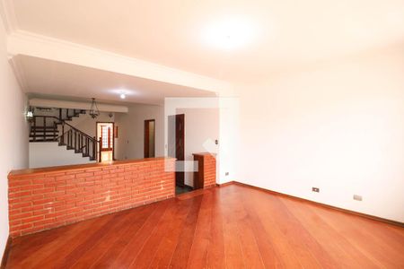 Casa para alugar com 3 quartos, 267m² em Vila Isolina Mazzei, São Paulo