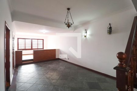 Casa para alugar com 3 quartos, 267m² em Vila Isolina Mazzei, São Paulo