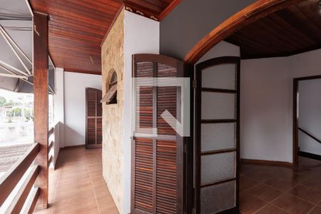 Varanda da Suíte 1 de casa para alugar com 3 quartos, 250m² em Vila São José, Taubaté