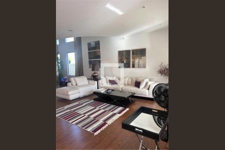 Casa à venda com 4 quartos, 350m² em Interlagos, São Paulo