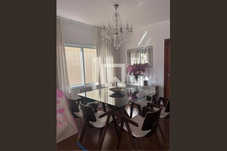 Casa à venda com 4 quartos, 350m² em Interlagos, São Paulo