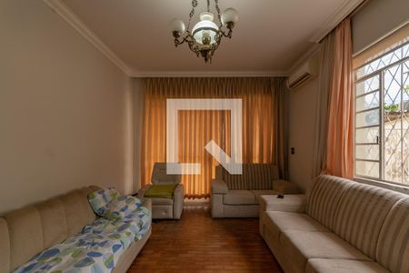 Sala de casa à venda com 3 quartos, 430m² em Glória, Belo Horizonte