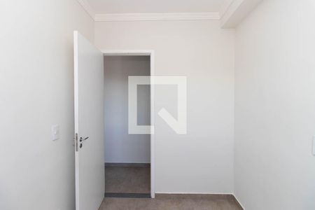 Quarto 1 de apartamento para alugar com 2 quartos, 42m² em Vila Galvão, São Paulo