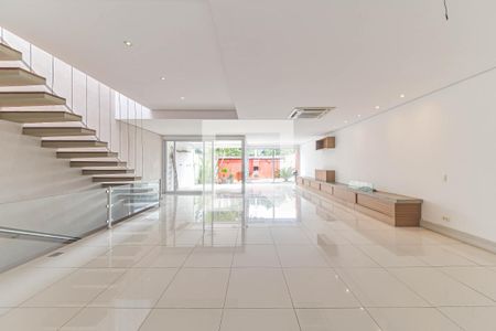 Sala de casa de condomínio para alugar com 4 quartos, 431m² em Campo Belo, São Paulo