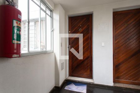 Entrada de apartamento para alugar com 2 quartos, 65m² em Jardim Robru, São Paulo
