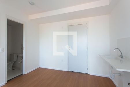 Sala / Cozinha  de apartamento à venda com 2 quartos, 28m² em Itaquera, São Paulo
