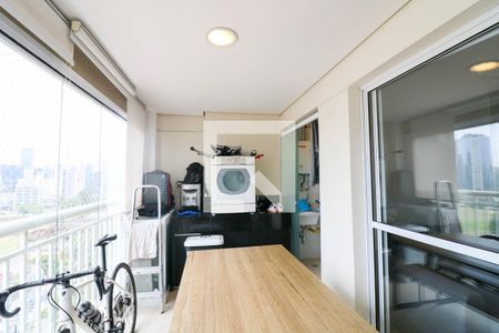 Apartamento à venda com 2 quartos, 73m² em Vila Cordeiro, São Paulo