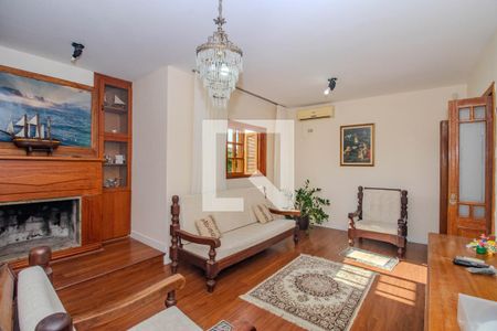 Sala Íntima de casa à venda com 4 quartos, 330m² em Vila Ipiranga, Porto Alegre