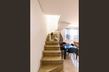 Escada de apartamento à venda com 3 quartos, 130m² em Nova Vista, Belo Horizonte