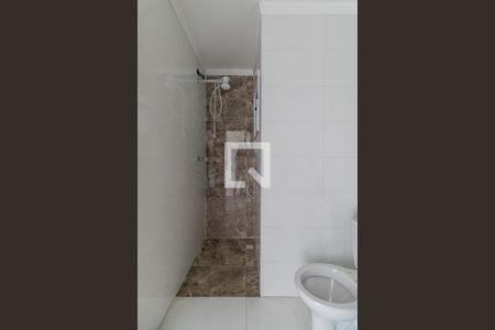 Banheiro Suíte 1 de casa de condomínio à venda com 2 quartos, 90m² em Vila Granada, São Paulo