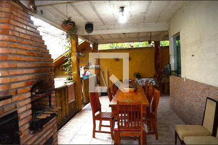 Área externa de casa à venda com 5 quartos, 200m² em Dom Silvério, Belo Horizonte