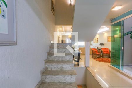 Escada  de casa à venda com 2 quartos, 250m² em Centro, Diadema