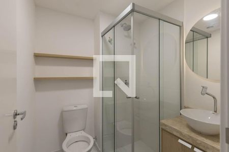 Banheiro de apartamento para alugar com 1 quarto, 27m² em República, São Paulo