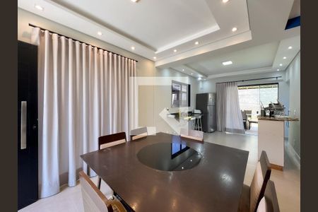 Sala de casa de condomínio para alugar com 3 quartos, 121m² em Jardim Santa Helena, Valinhos