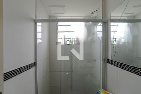 Banheiro de apartamento para alugar com 2 quartos, 48m² em Vila Mogilar, Mogi das Cruzes