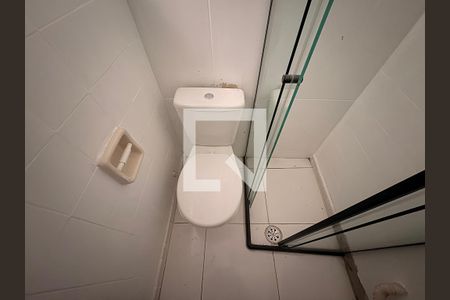 Banheiro de kitnet/studio para alugar com 1 quarto, 22m² em Parque das Nações, Santo André