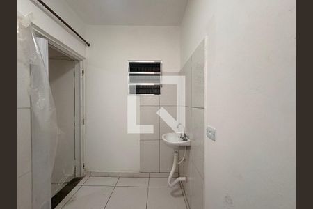 Banheiro de kitnet/studio para alugar com 1 quarto, 22m² em Parque das Nações, Santo André