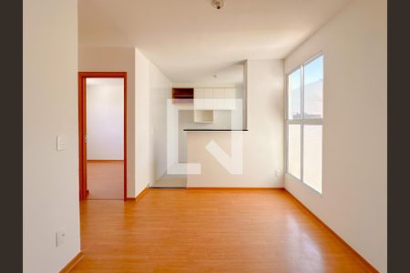 Sala de apartamento para alugar com 2 quartos, 45m² em Serraria, São José
