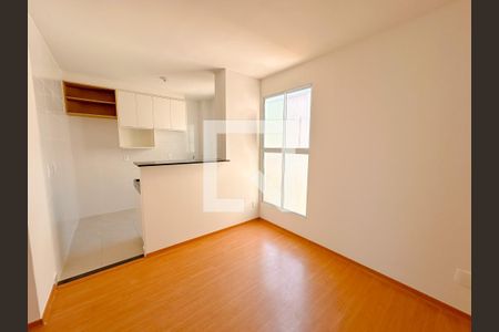 Sala de apartamento para alugar com 2 quartos, 45m² em Serraria, São José