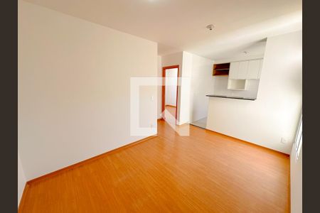 Sala de apartamento para alugar com 2 quartos, 45m² em Serraria, São José