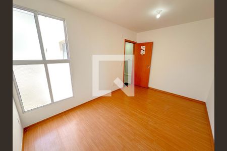 Sala de apartamento para alugar com 2 quartos, 45m² em Serraria, São José