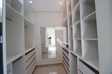 Quarto 1 - Suíte - Closet de casa para alugar com 4 quartos, 360m² em Santa Mônica, Uberlândia