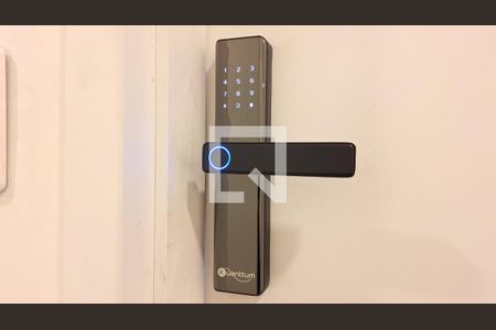 Fechadura eletrônica de apartamento para alugar com 1 quarto, 30m² em Parque Industrial Tomas Edson, São Paulo