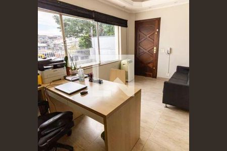 Casa à venda com 4 quartos, 242m² em Vila Invernada, São Paulo