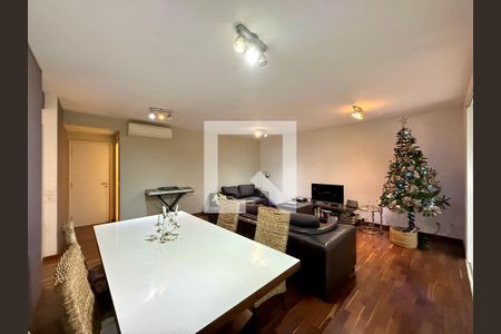 Sala  de apartamento à venda com 3 quartos, 180m² em Campo Belo, São Paulo