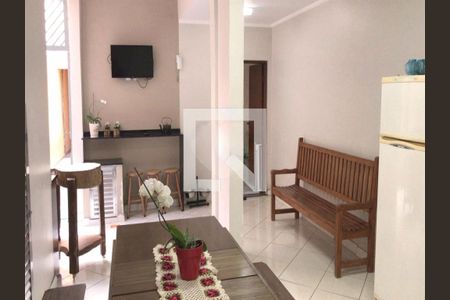 Casa à venda com 3 quartos, 140m² em Jardim Cláudia, São Paulo