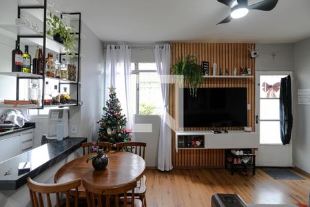 Sala de casa de condomínio para alugar com 2 quartos, 54m² em Jundiapeba, Mogi das Cruzes