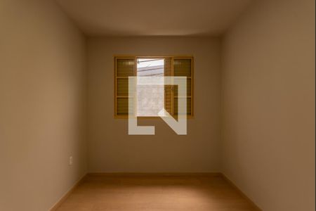 Quarto 2 de casa à venda com 4 quartos, 210m² em Castelo, Belo Horizonte