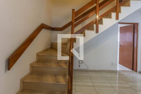 Casa à venda com 3 quartos, 370m² em Vila Nogueira, Diadema