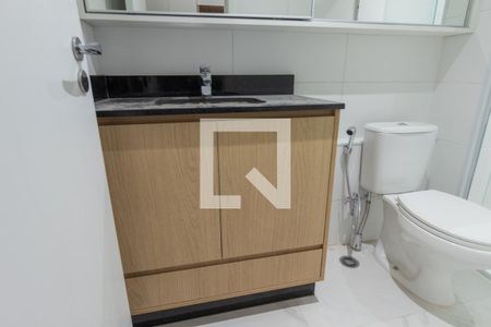 Banheiro de kitnet/studio para alugar com 1 quarto, 29m² em Perdizes, São Paulo