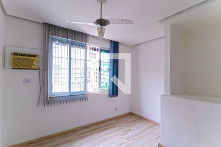 Quarto  de casa de condomínio para alugar com 4 quartos, 160m² em Cachambi, Rio de Janeiro